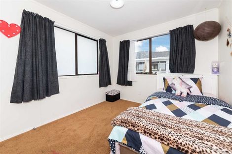 Photo of property in 23 Armada Drive, Ranui, Auckland, 0612
