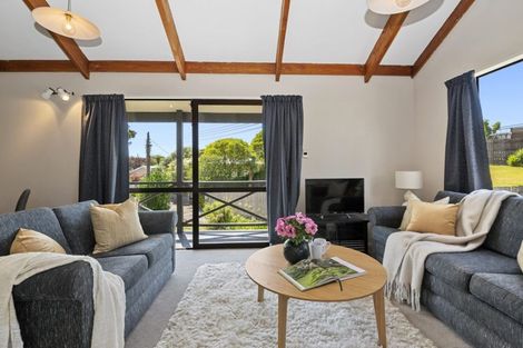 Photo of property in 9 Duncan Avenue, Te Atatu South, Auckland, 0610