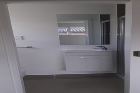 Photo of property in 33 Sturges Road, Henderson, Auckland, 0612