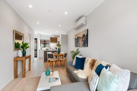 Photo of property in 39 Pepene Avenue, Takanini, 2112
