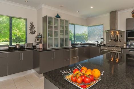 Photo of property in 32 Pohutukawa Drive, Levin, 5571