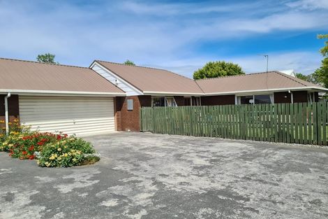 Photo of property in 3 Claverley Gardens, Avonhead, Christchurch, 8042