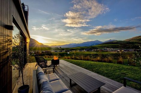 Photo of property in 3 Wanderer Lane, Jacks Point, Queenstown, 9371