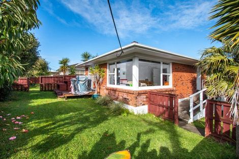 Photo of property in 1/12 Walter Street, Hauraki, Auckland, 0622