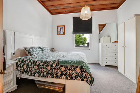 Photo of property in 31 Garfield Road, Helensville, 0800