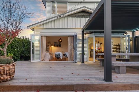 Photo of property in 64 Jeffreys Road, Fendalton, Christchurch, 8052