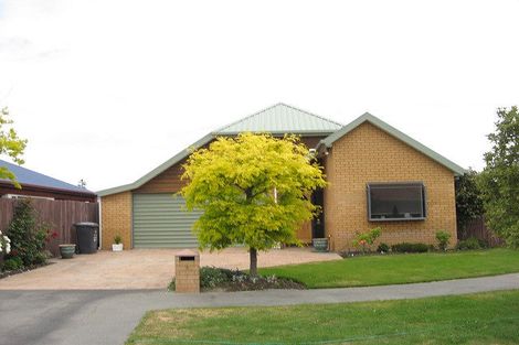 Photo of property in 6 Millcroft Place, Parklands, Christchurch, 8083