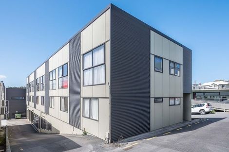 Photo of property in 2/7 Hall Avenue, Newtown, Wellington, 6021