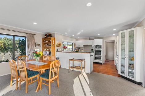 Photo of property in 6 Te Ropata Place, Waikanae Beach, Waikanae, 5036