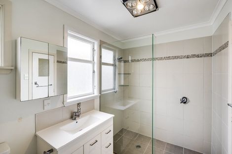 Photo of property in 17 Hinton Road, Taradale, Napier, 4112