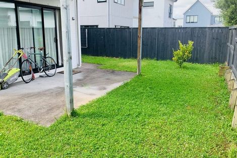 Photo of property in 10 Sacred Kingfisher Road, Hobsonville, Auckland, 0616