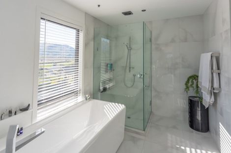 Photo of property in 27 Rannoch Drive, Jacks Point, Queenstown, 9371