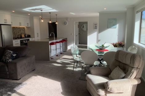 Photo of property in 14 Latimer Way, Petone, Lower Hutt, 5012