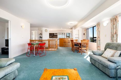 Photo of property in 6 Tamahine Street, Maupuia, Wellington, 6022