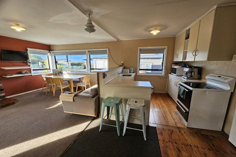 Photo of property in 7 Kowhai Street, Kaka Point, Balclutha, 9271