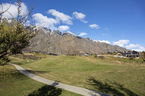 Photo of property in 20 Kinross Lane, Jacks Point, Queenstown, 9371