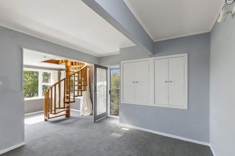 Photo of property in 13 Paparangi Crescent, Paparangi, Wellington, 6037