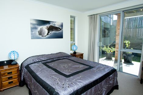 Photo of property in 118a Sunset Road, Unsworth Heights, Auckland, 0632