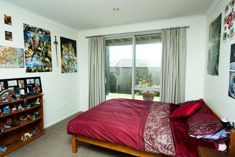 Photo of property in 118a Sunset Road, Unsworth Heights, Auckland, 0632