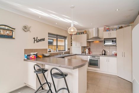 Photo of property in 18 Heritage Close, Whitianga, 3510