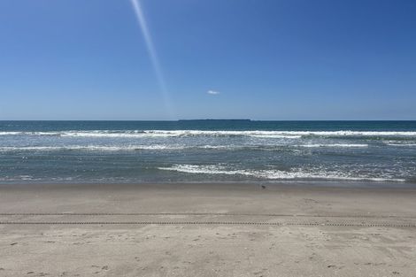 Photo of property in 1335e Papamoa Beach Road, Papamoa Beach, 3118