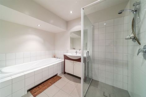 Photo of property in 69a Hensman Road, Queenstown, 9300