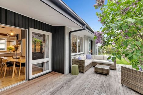 Photo of property in 33 Kent Lodge Avenue, Avonhead, Christchurch, 8042