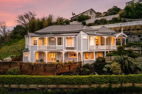 Photo of property in 32 Milton Road, Bluff Hill, Napier, 4110