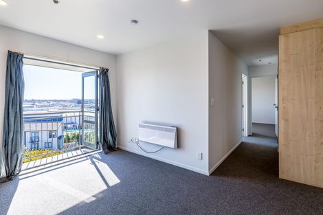 Photo of property in 5e/10 Crown Lynn Place, New Lynn, Auckland, 0600