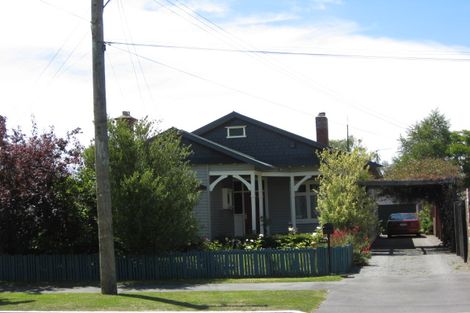 Photo of property in 246 Geraldine Street, Edgeware, Christchurch, 8013