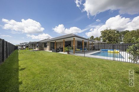 Photo of property in 42 Pohutukawa Parade, Riverhead, 0820