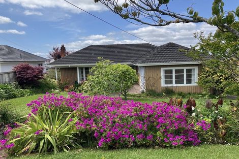 Photo of property in 94 Ocean View Road, Northcote, Auckland, 0627