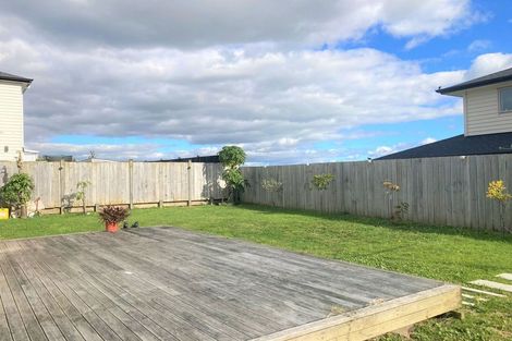 Photo of property in 74 Keri Vista Rise, Papakura, 2110