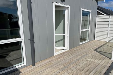 Photo of property in 3 Kopua Place, Whitby, Porirua, 5024