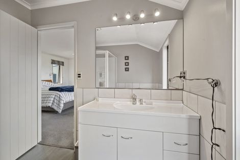 Photo of property in 4 Atkins Lane, Hamurana, Rotorua, 3097