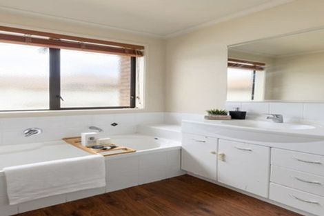 Photo of property in 43 Parkside Drive, Huntington, Hamilton, 3210