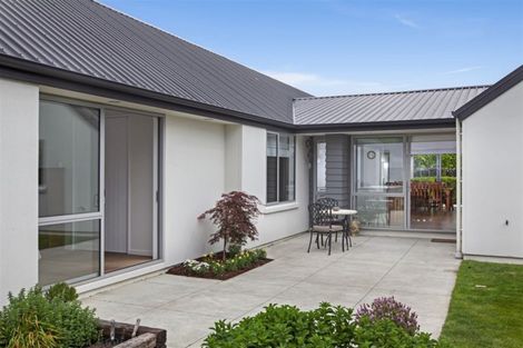 Photo of property in 17 Crown Close, Prebbleton, 7604