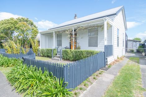 Photo of property in 12 Root Street, Gisborne, 4010