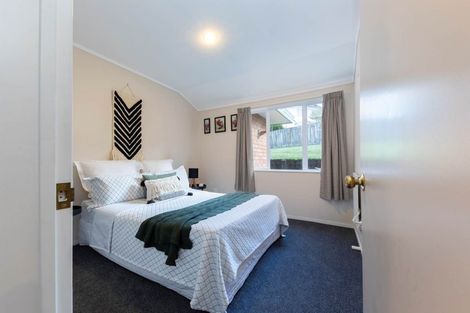 Photo of property in 10 Ryden Place, Glen Eden, Auckland, 0602