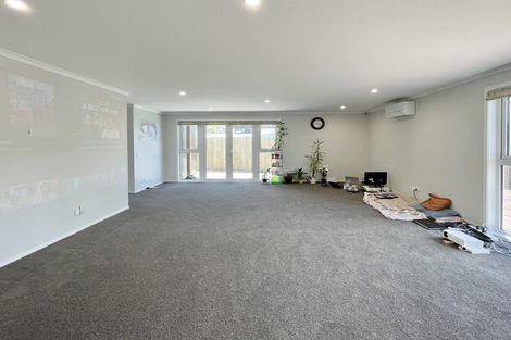 Photo of property in 154 Amesbury Drive, Churton Park, Wellington, 6037