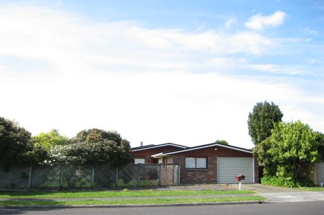 Photo of property in 64 Heta Road, Highlands Park, New Plymouth, 4312