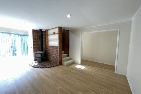 Photo of property in 11 Walnut Lane, Browns Bay, Auckland, 0630