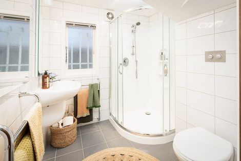Photo of property in 64 Glenmore Street, Northland, Wellington, 6012