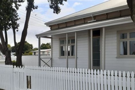 Photo of property in 18 Cornfoot Street, Castlecliff, Whanganui, 4501