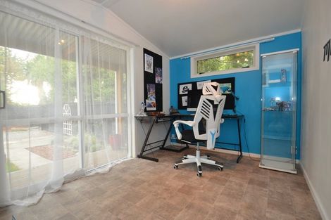 Photo of property in 33 Seymour Street, Hornby, Christchurch, 8042