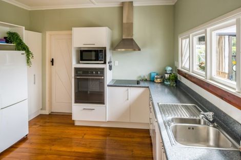 Photo of property in 6 Fairfield Avenue, Fairfield, Lower Hutt, 5011