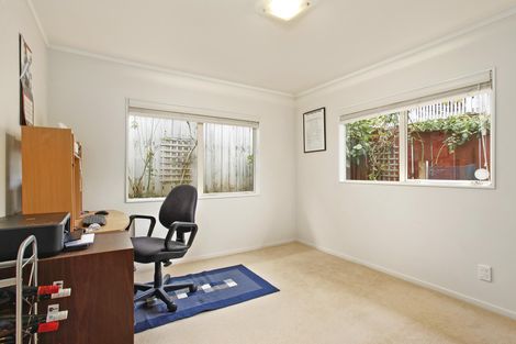 Photo of property in 30d Derwent Crescent, Titirangi, Auckland, 0604
