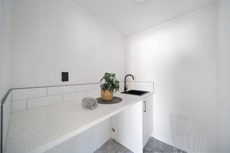 Photo of property in 5 Mikasa Place, Mangere, Auckland, 2022