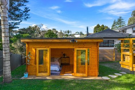 Photo of property in 7 Mahuta Grove, Northcote, Auckland, 0627