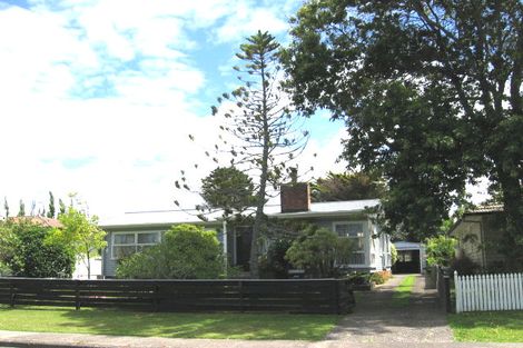 Photo of property in 42 Sylvia Road, Hillcrest, Auckland, 0627